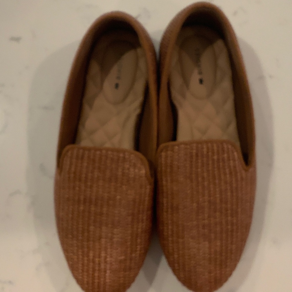 Birdies Tan Textured Loafers